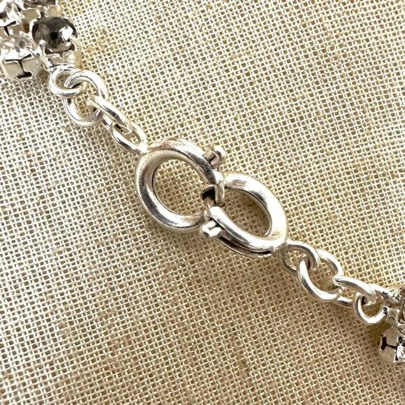 Rhinestone triangle choker necklace - Picture 6 of 6